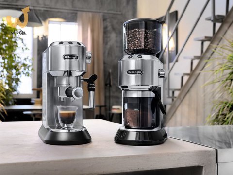 Ekspres kolbowy DeLonghi Dedica Style EC 685.M (1350W; kolor srebrny) (WYPRZEDAŻ) Ekspres kolbowy DeLonghi Dedica Style EC 685.M (1350W; kolor srebrny) (WYPRZEDAŻ)