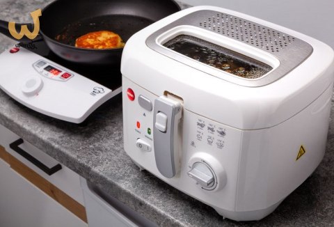 Frytownica ELDOM FR18 (2,5 l; 0,5 kg; 1800W; kolor biały) Frytownica ELDOM FR18 (2,5 l; 0,5 kg; 1800W; kolor biały)