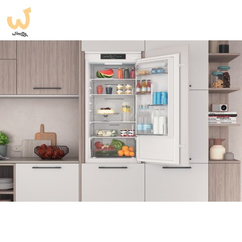 Chłodziarko-zamrażarka INDESIT INC18 T311 Total No Frost Chłodziarko-zamrażarka INDESIT INC18 T311 Total No Frost